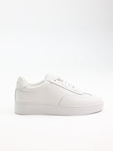 Jonathan D Shoe White